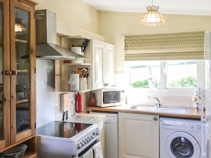 Dishwasher, cookware/dishes/utensils