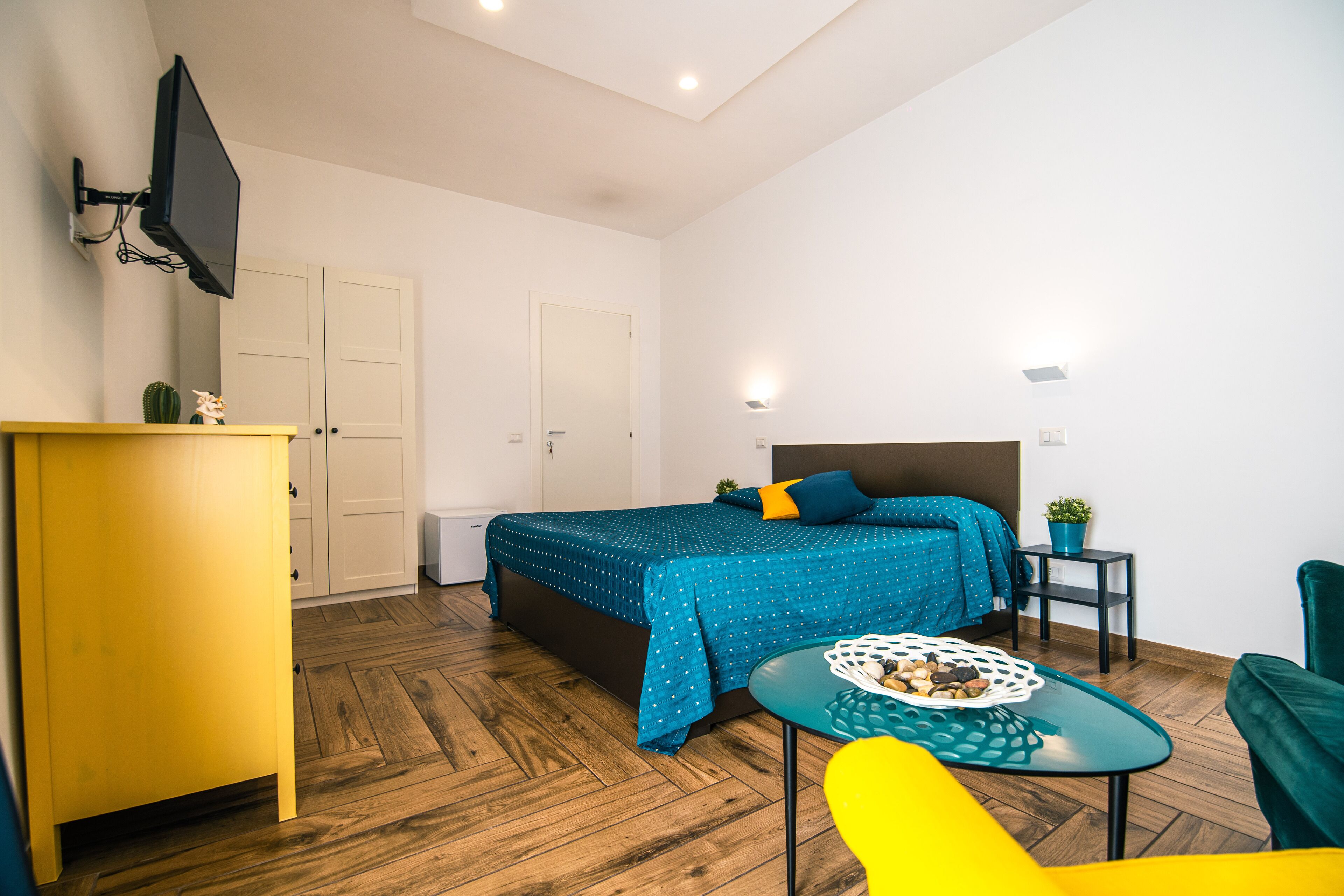 Foto - HUB FERROVIARIO - 12 Posti Letto per il Tuo Gruppo a Napoli con Wifi e Netflix