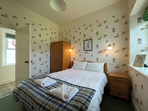 3 Schlafzimmer, Reisekinderbett, kostenloses WLAN, Bettwäsche