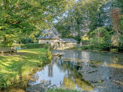 2 bedroom accommodation in Falkland