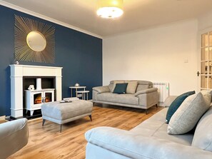 Living area - 3 bedroom accommodation in Strornoway, Isle of Lewis (Strornoway, Isle of Lewis)