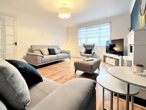 Living area - 3 bedroom accommodation in Strornoway, Isle of Lewis (Strornoway, Isle of Lewis)