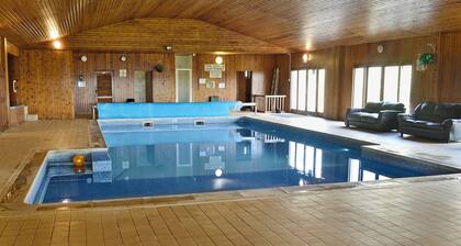 Ideal location for a couple wishing to discover and explore Devon and Cornwall.