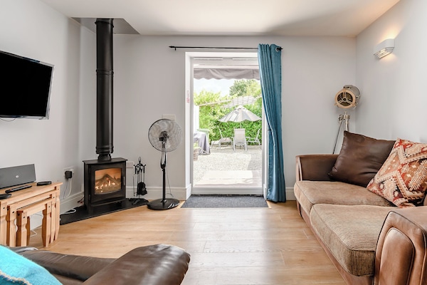 Living area | Cozy Lodge, Barton-Upon-Humber
