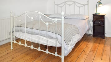 5 soverom, wi-fi (inkludert) og sengetøy