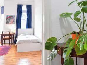 5 bedrooms, free WiFi, bed sheets - 5 bedroom accommodation in Anfield, near Liverpool (Anfield, near Liverpool)