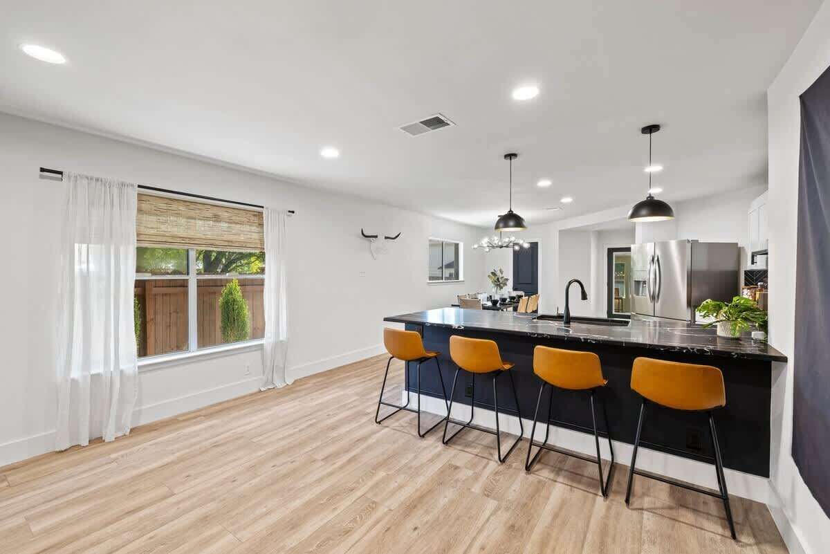 Kylskåp, mikrovågsugn, ugn och spishäll