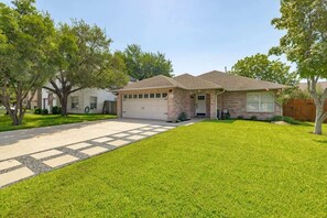 Exterior - Hot Tub | Game Room | Sleeps 10 & Pets (Cedar Park)