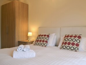 4 bedrooms, free WiFi, bed sheets