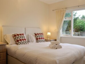 4 bedrooms, free WiFi, bed sheets