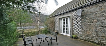 2 bedroom accommodation in Strathyre by Callander