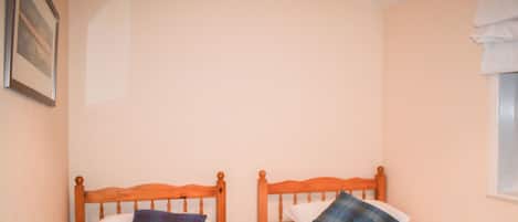 3 bedrooms, free WiFi, bed sheets