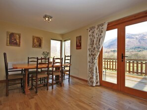 Dining - A beautiful barn conversion set within the grounds of a working farm. (Benmore near Dunoon)