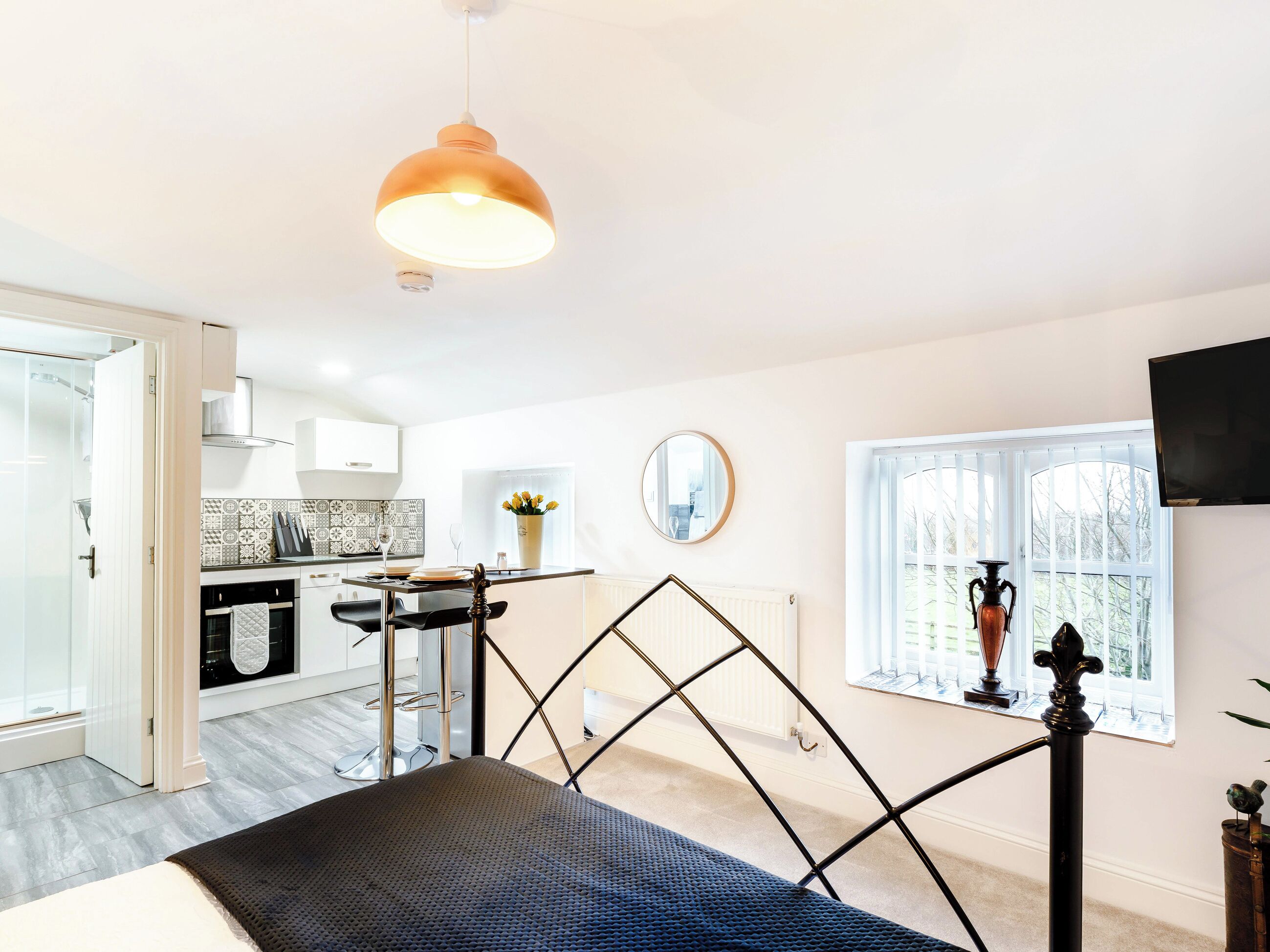1 Bedroom Accommodation In Cheddar - Cheddar