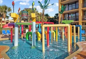 Innendørsbasseng og utendørsbasseng