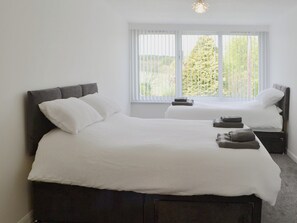 3 bedrooms, free WiFi, bed sheets