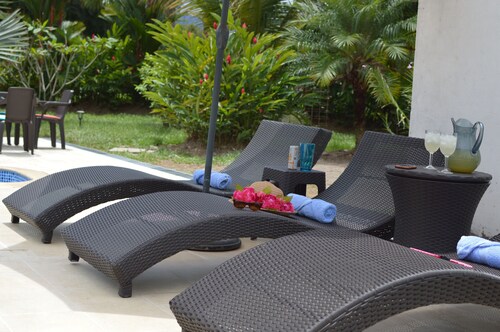 Villa with private pool and jacuzzi, fiber optic wifi