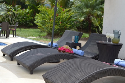 Villa with private pool and jacuzzi, fiber optic wifi