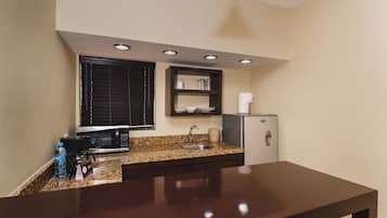 Executive Suite | 1 bedroom, premium bedding, individually furnished, desk
