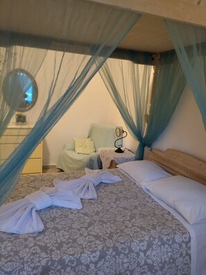 2 bedrooms, desk, iron/ironing board, travel cot