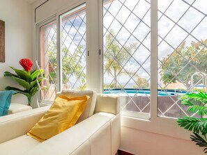 Interior - Wonderful  villa for 8 people with WIFI, private pool, A/C, TV, patio and pets allowed (Torredembarra)