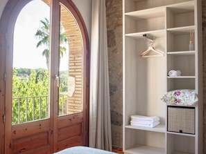 6 chambres, fer et planche Ă repasser, accĂšs Ă Internet, literie fournie