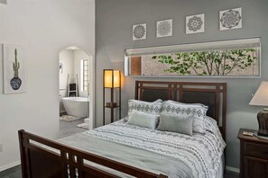 3 habitaciones, escritorio, tabla de planchar con plancha y wifi gratis 