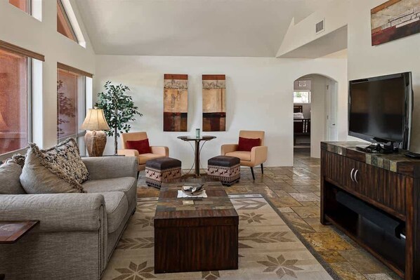 TV, fireplace, offices