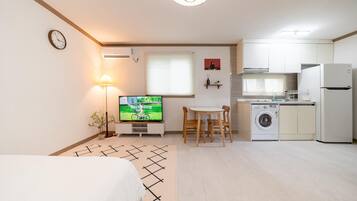 Basic Room, 1 Bedroom (101) | 1 bedroom, free WiFi