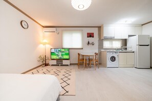 Basic-Zimmer, 1 Schlafzimmer (101) | 1 Schlafzimmer, kostenloses WLAN