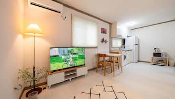 Basic Room, 1 Bedroom (101) | 1 bedroom, free WiFi