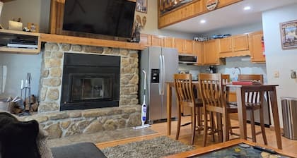Northwoods F3 - Chill`inn Slopeside
