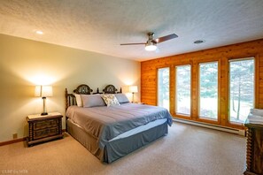 4 bedrooms, free WiFi, bed sheets