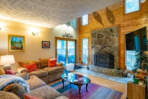 Fireplace, DVD player