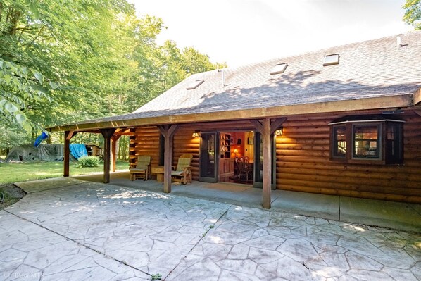 Exterior - Back Country Cabin - 206 Buck Run (Davis)