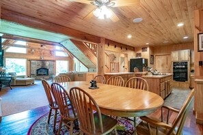 Dining - Back Country Cabin - 206 Buck Run (Davis)