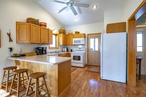 Kühlschrank, Ofen, Herdplatte, Geschirrspüler