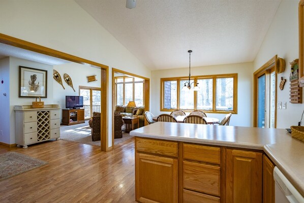 Fireplace, DVD player - Wild Turkey - 81 Woods End Court (Davis)