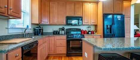 Réfrigérateur, four, plaque de cuisson, lave-vaisselle