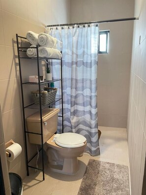 Basic House, 2 Bedrooms | Bathroom | Hair dryer, towels, soap, shampoo