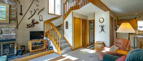 TV, fireplace, DVD player