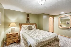 Room - Tuscarora - Air Conditioning, Hot Tub, Pool Table (Davis)