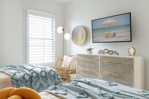 2 bedrooms, iron/ironing board, free WiFi, bed sheets - South Seas Beach Villa 2001 – Captiva’s Happy Coastal Retreat with Gulf Views (Captiva)