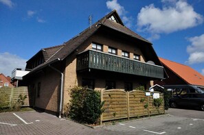 Exterior - Vacation apartment Huus vörd Diek Nelkenweg 4 Apartment 5 - Huus vör`d Diek (Neuharlingersiel)