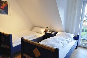 3 bedrooms, in-room safe, iron/ironing board, WiFi