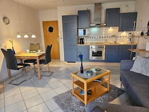 Micro-ondes, four, plaque de cuisson, lave-vaisselle