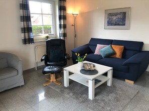 Télévision, lecteur de DVD, chaîne hi-fi