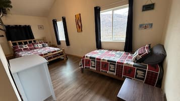 3 bedrooms, iron/ironing board, free WiFi, bed sheets