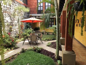 Terrace/patio - Casona del Conquistador (Antigua Guatemala)