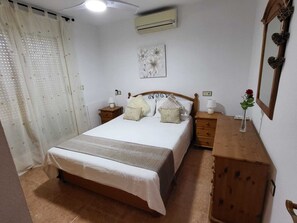 3 chambres, fer et planche Ă repasser, Wi-Fi, draps fournis